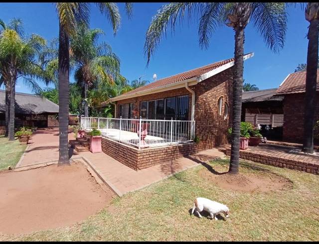 4 BEDROOM HOUSE FOR SALE IN THERESA PARK